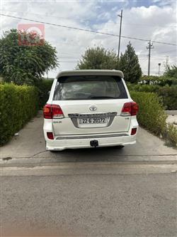 تۆیۆتا لاند کروزەر